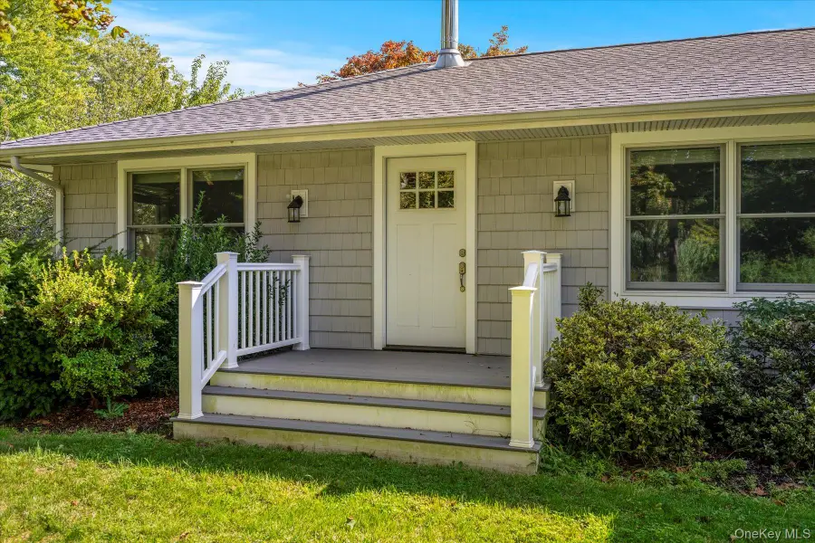 80 Clearview Avenue W, Southold, NY 11971 - Image #3