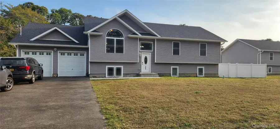 464 Granny Road, Medford, NY 11763 - Image #2