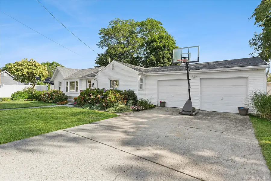 144 Maystrik Avenue, Holbrook, NY 11741 - Image #3