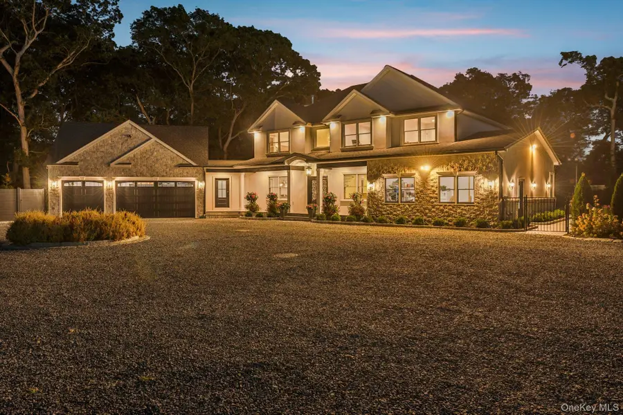 260 Clay Pitts Road, East Northport, NY 11731 - Image #2