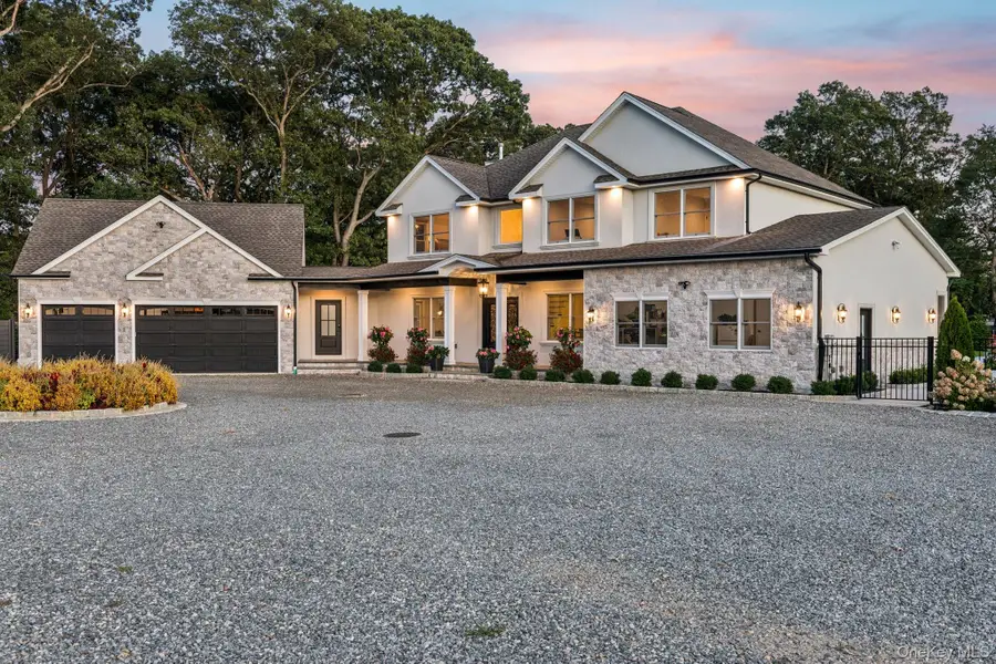 260 Clay Pitts Road, East Northport, NY 11731 - Image #3