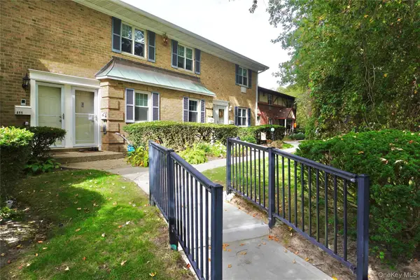 6 Glen Hollow Drive #10A, Holtsville, NY 11742