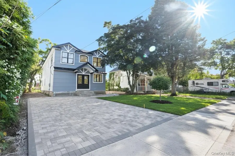 86 Moffitt Boulevard, Islip, NY 11751 - Image #3