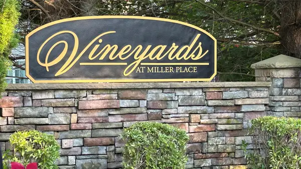 37 Halley Lane, Miller Place, NY 11764