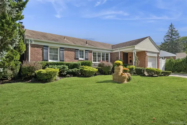 818 Palmetto Drive, Franklin Square, NY 11010