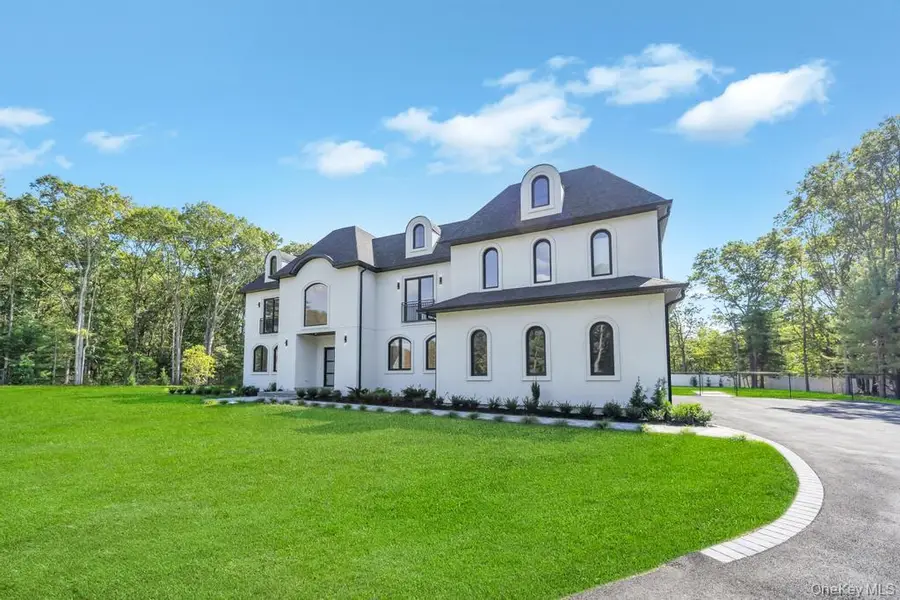 19 Carman Road, Dix Hills, NY 11746 - Image #2