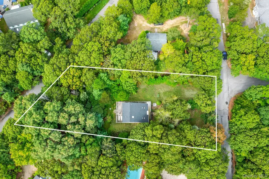 18 Norfolk Drive, Springs, NY 11937 - Image #2