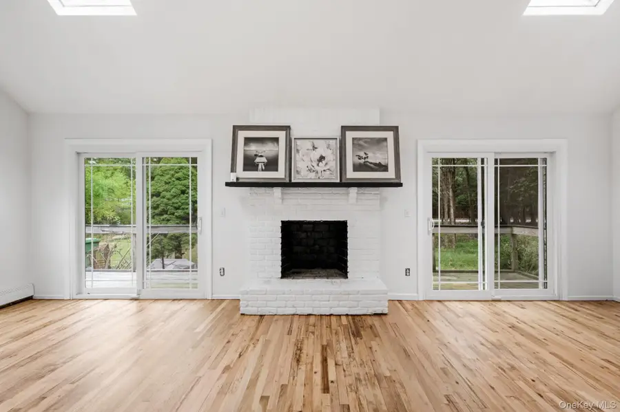 18 Norfolk Drive, Springs, NY 11937 - Image #3