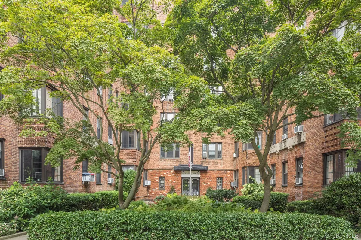 35 Parkview Avenue #4J, Bronxville, NY 10708 - Image #1