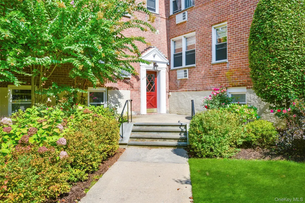 315 Palmer Terrace #1D, Mamaroneck, NY 10543 - Image #1