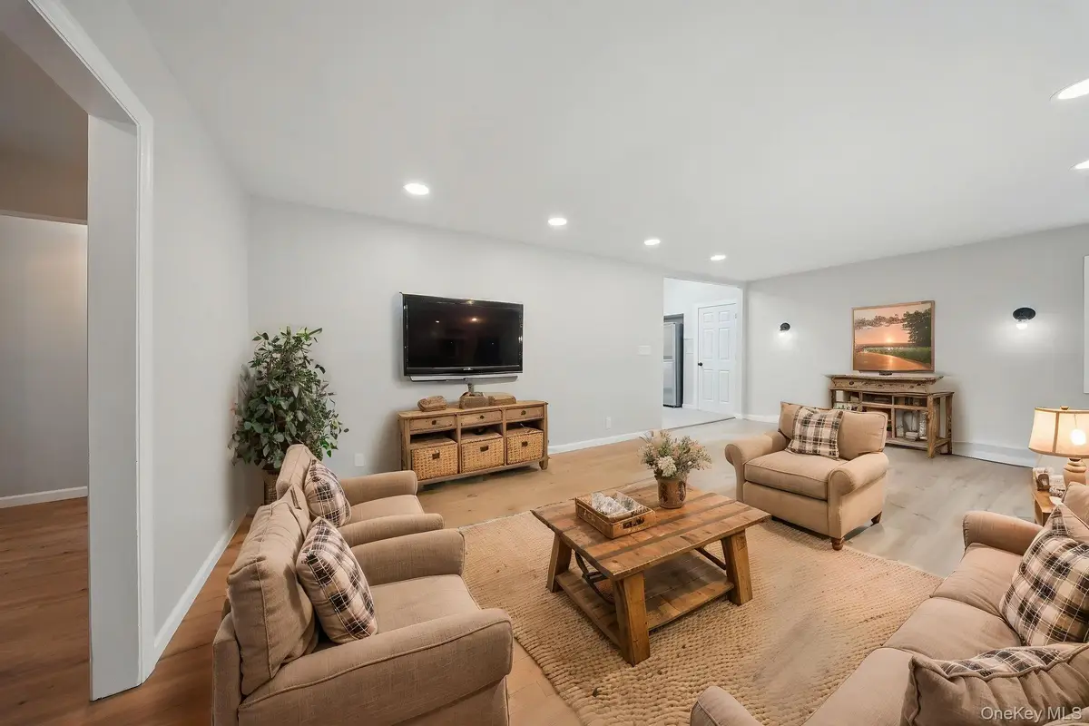 37 Roslyn Street, Ellenville, NY 12428 - Image #1