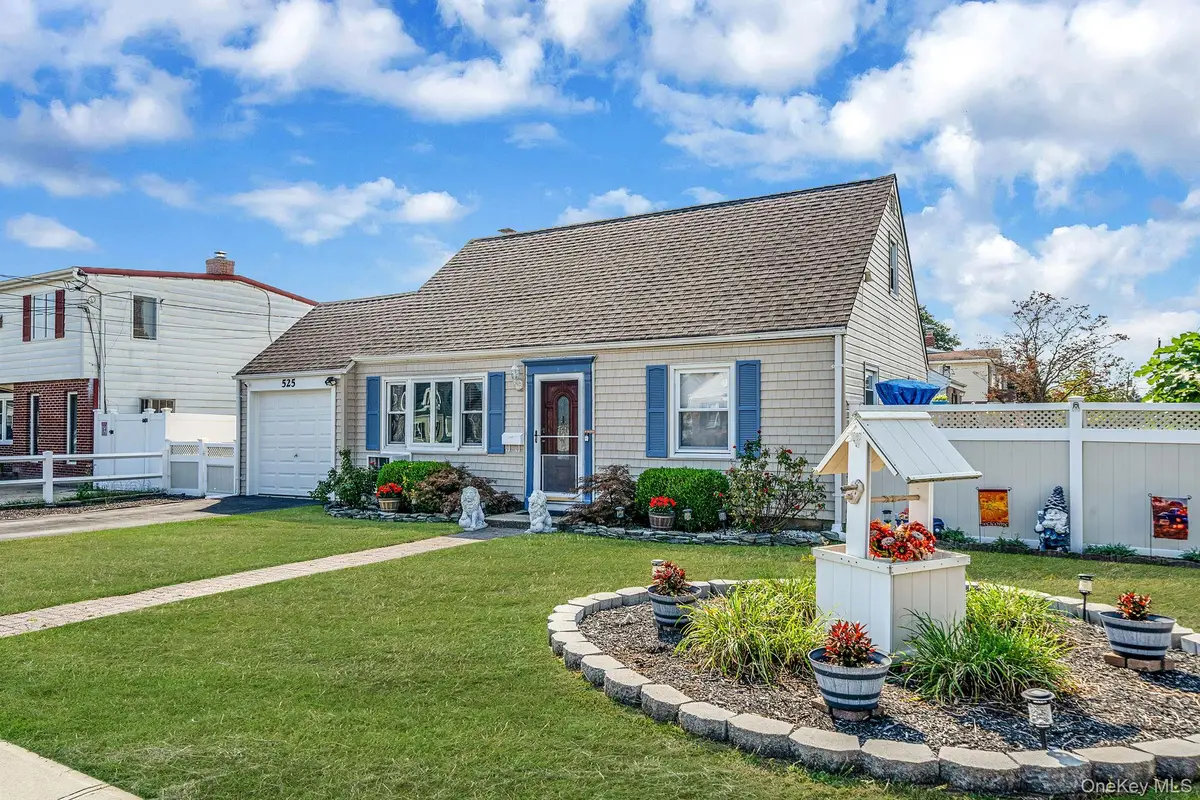 525 S Broadway, Lindenhurst, NY 11757 - Image #1