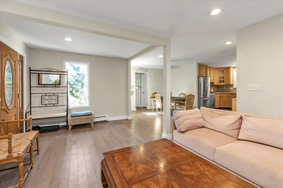 9 Birchwood Drive, Huntington Station, NY 11746 - Image #3