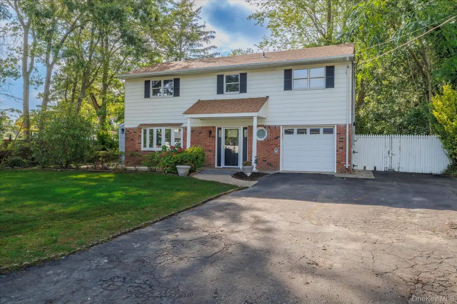 62 Julbet Drive, Sayville, NY 11782 - Image #3