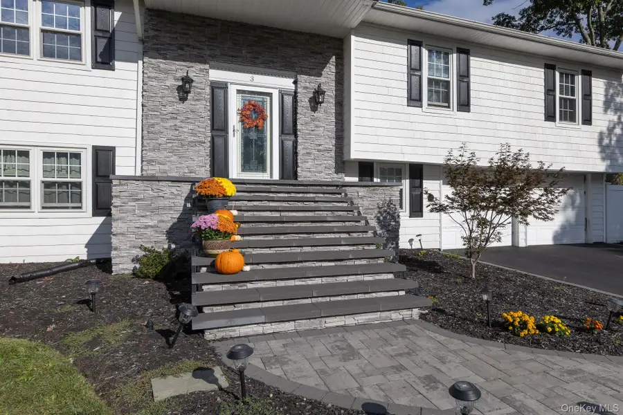 3 Henearly Drive, Miller Place, NY 11764 - Image #2