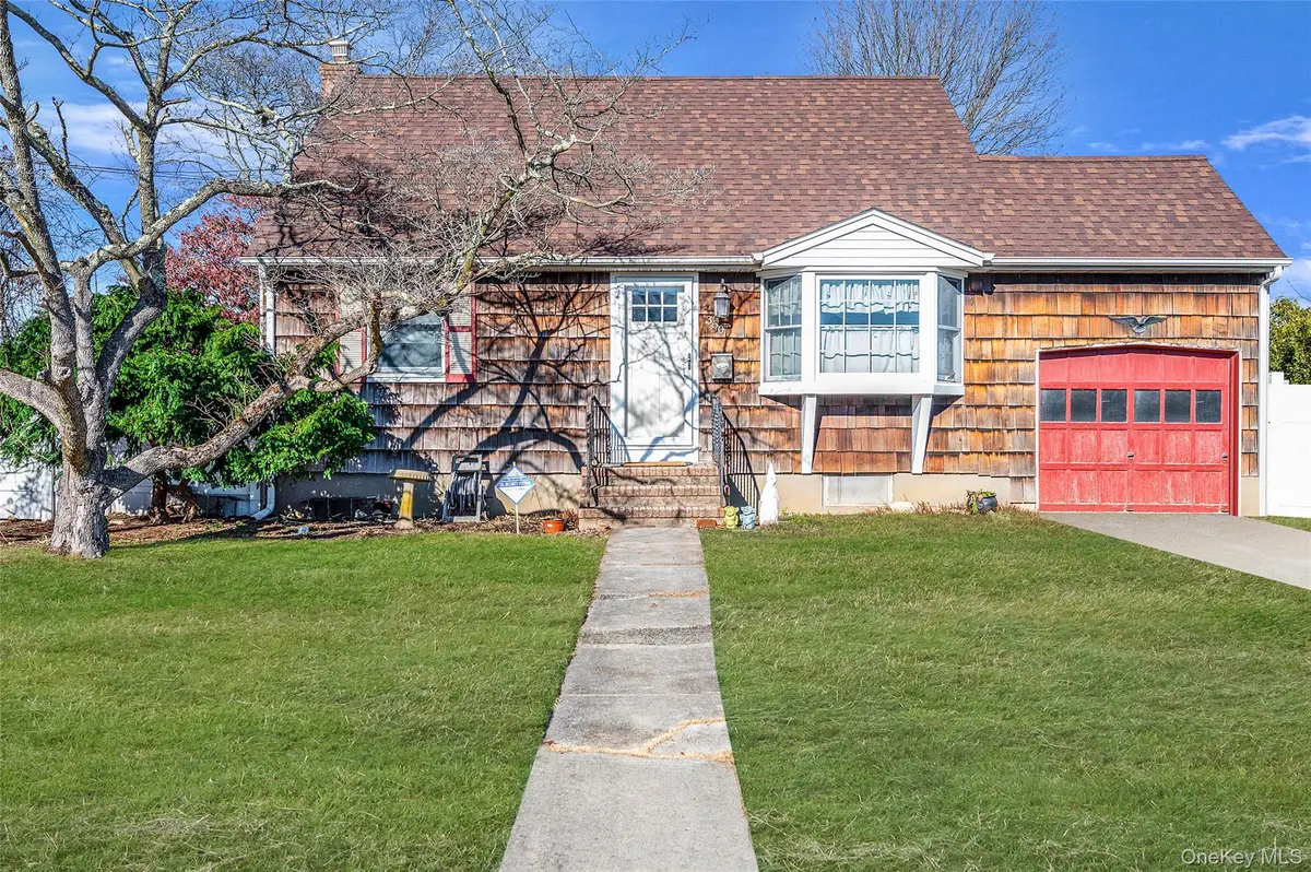 360 Arcadia Drive, West Islip, NY 11795 - Image #1