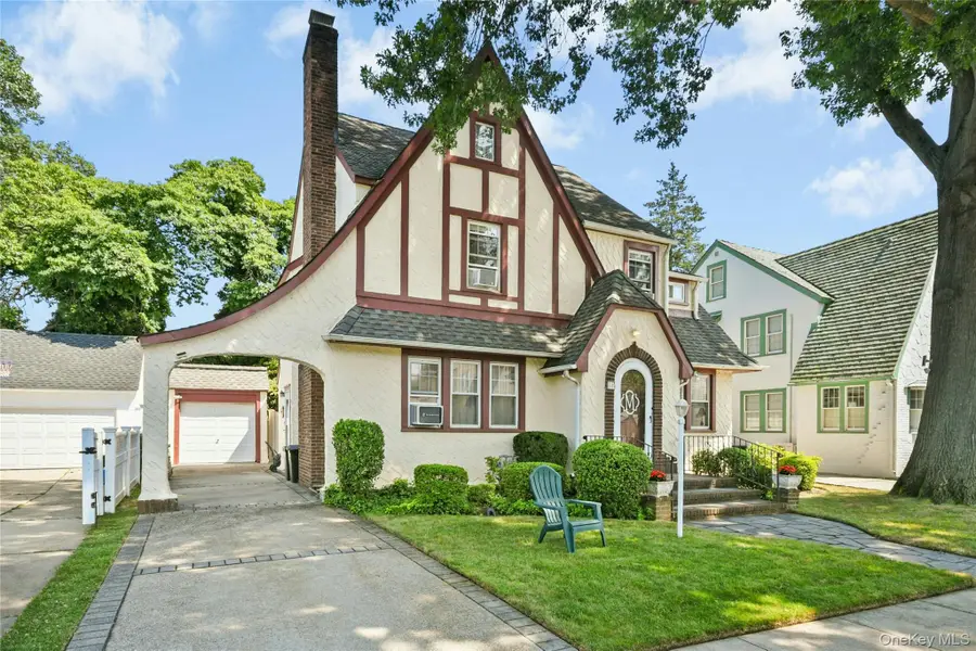 57 Hollywood Court, Rockville Centre, NY 11570 - Image #2