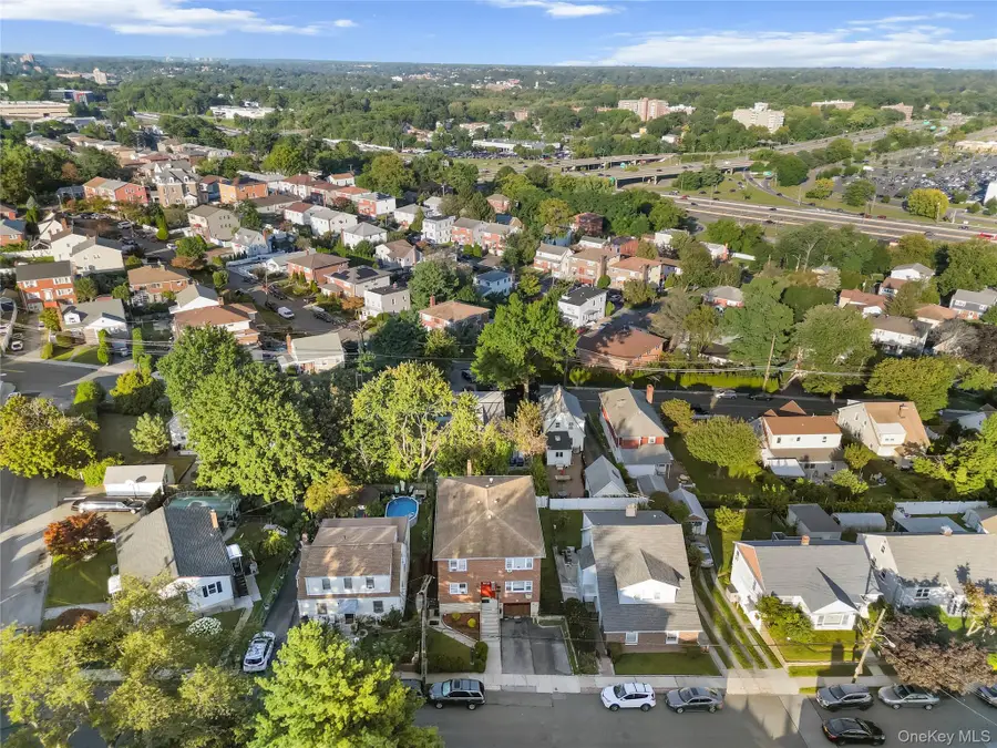 130 Staunton Street, Yonkers, NY 10704 - Image #3