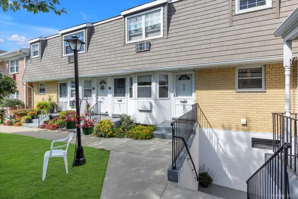 4712 Wilshire Lane #4712, Oakdale, NY 11769