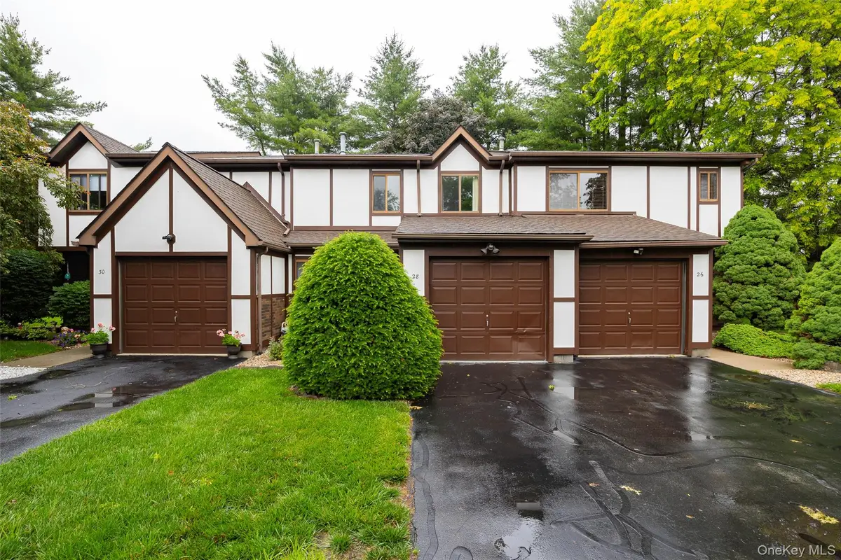 28 Amber Court, Poughkeepsie, NY 12603 - Image #1