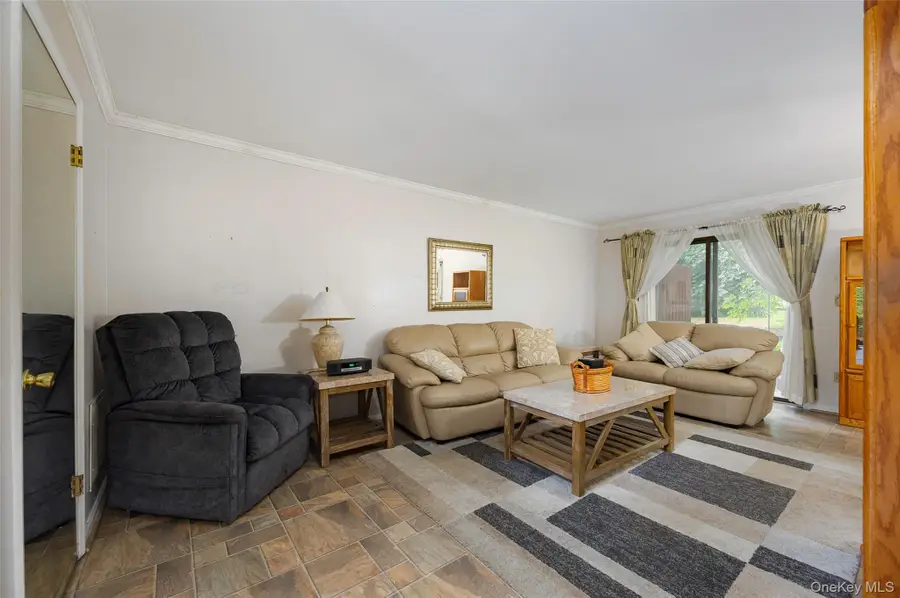 28 Amber Court, Poughkeepsie, NY 12603 - Image #3