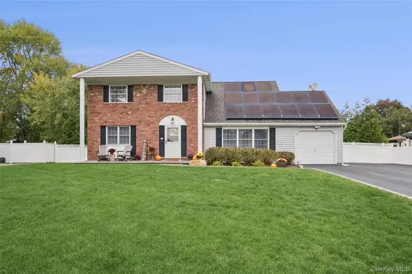 25 Hilltop Drive, Mount Sinai, NY 11766