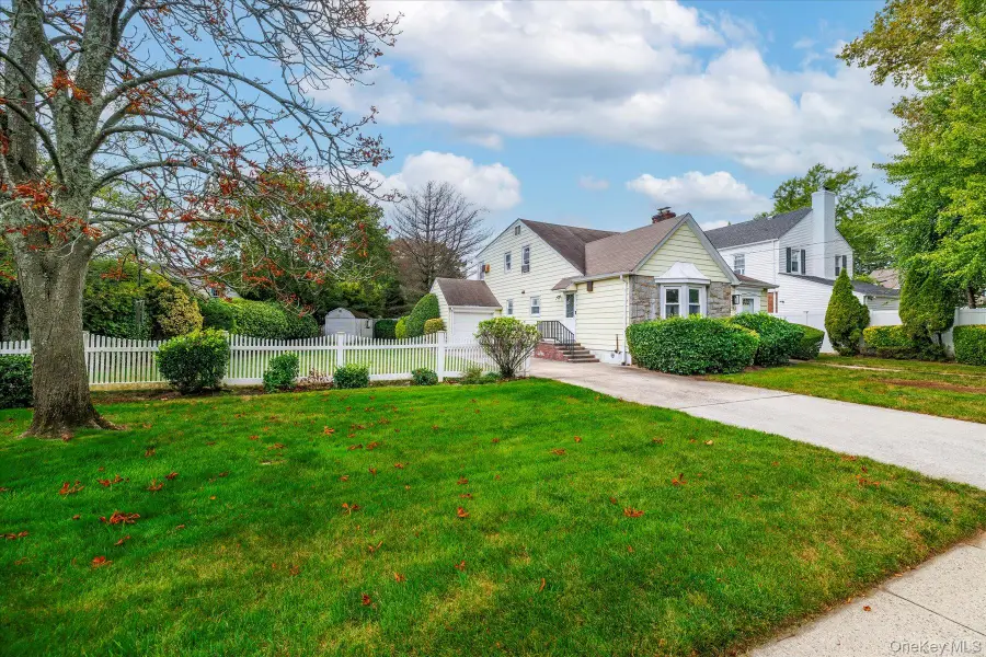 10 Cornell Place, East Rockaway, NY 11518 - Image #2