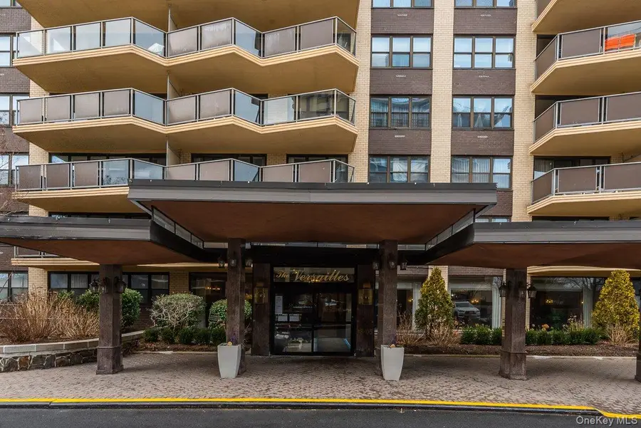 18-05 215 Street #11K, Bayside, NY 11360 - Image #3