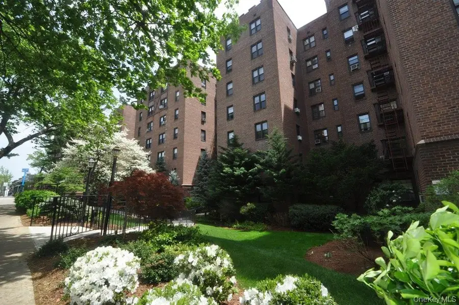 142 Garth Road #4A, Scarsdale, NY 10583 - Image #2