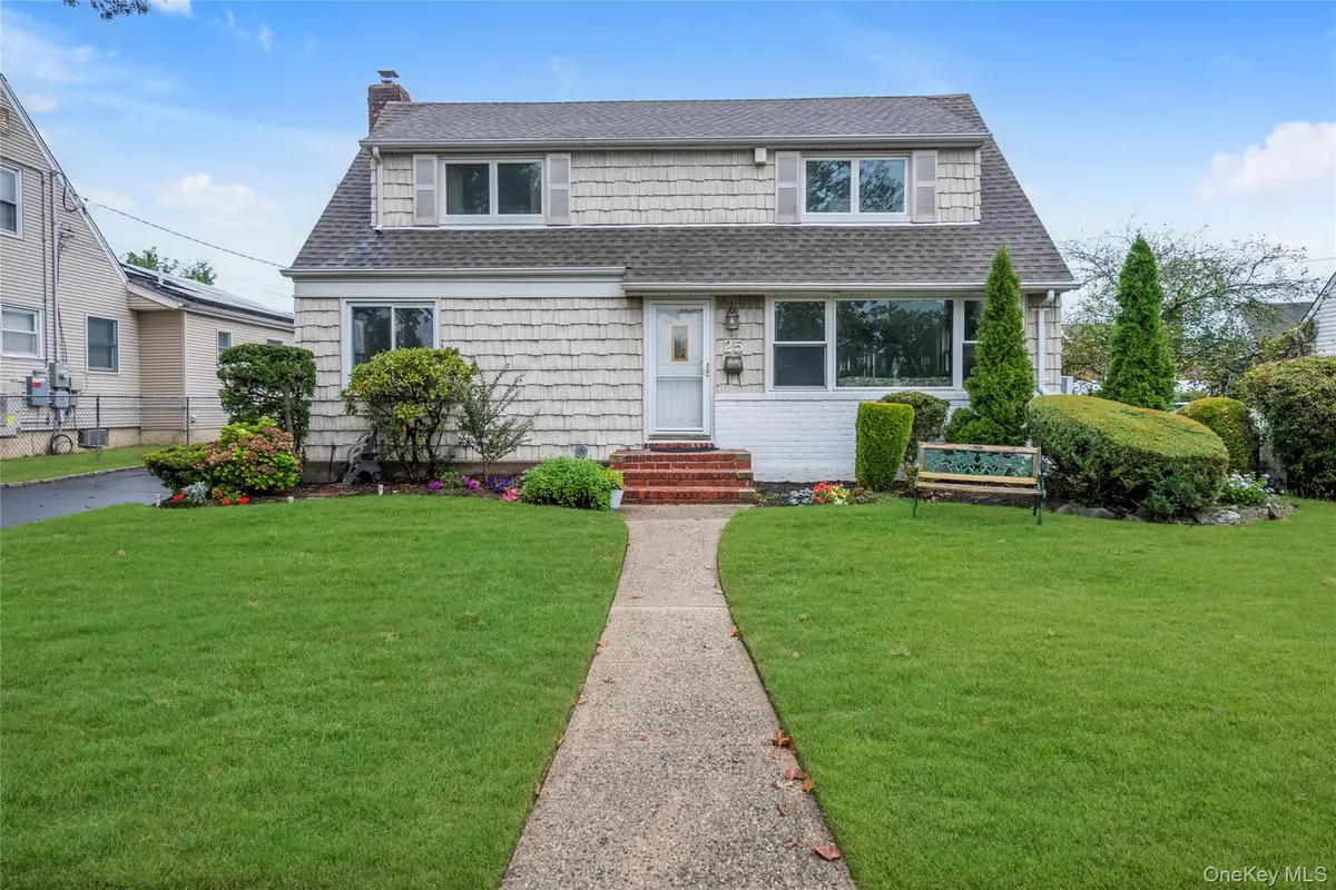 25 Campbell Street, New Hyde Park, NY 11040 - Image #1