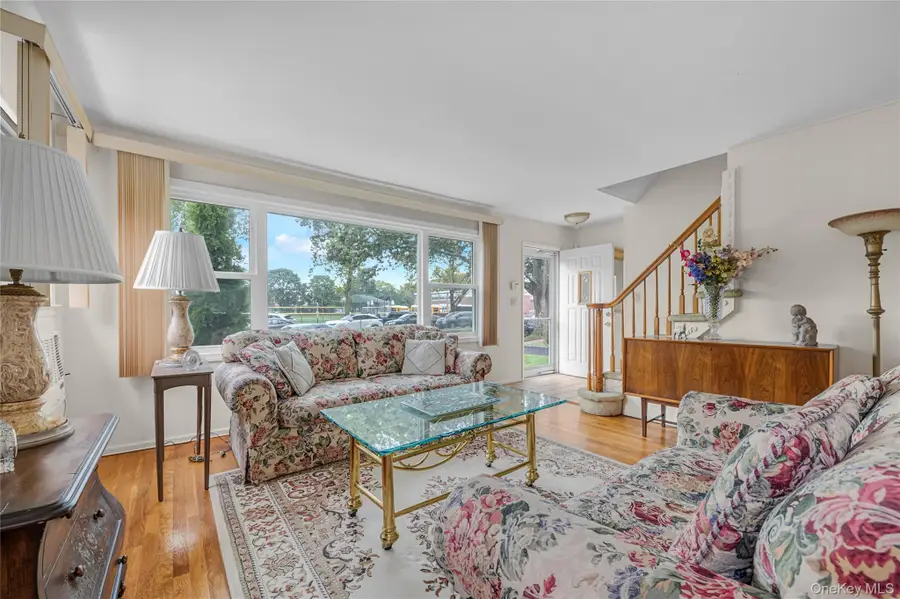 25 Campbell Street, New Hyde Park, NY 11040 - Image #2