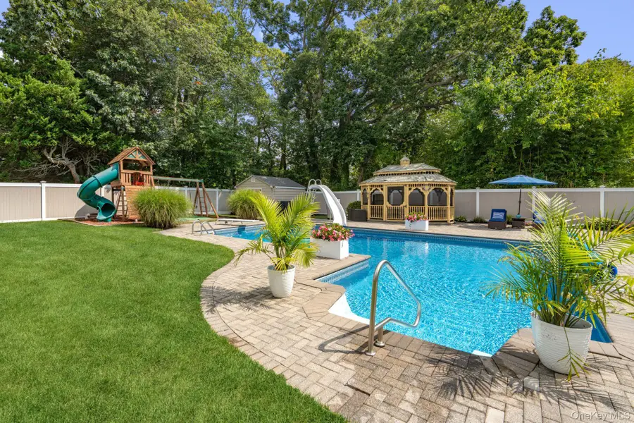 939 Manor Lane, Bay Shore, NY 11706 - Image #3