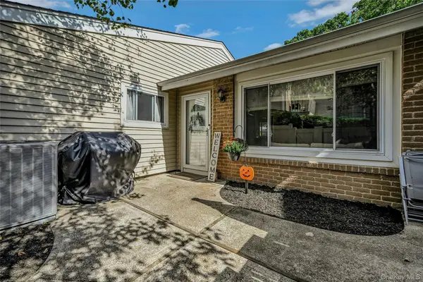 215 Springmeadow Drive #F, Holbrook, NY 11741