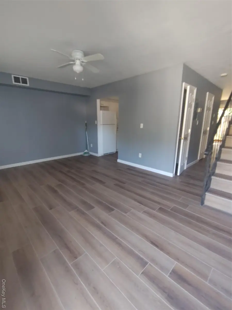 197 Hill Circle #197, Calverton, NY 11933 - Image #2