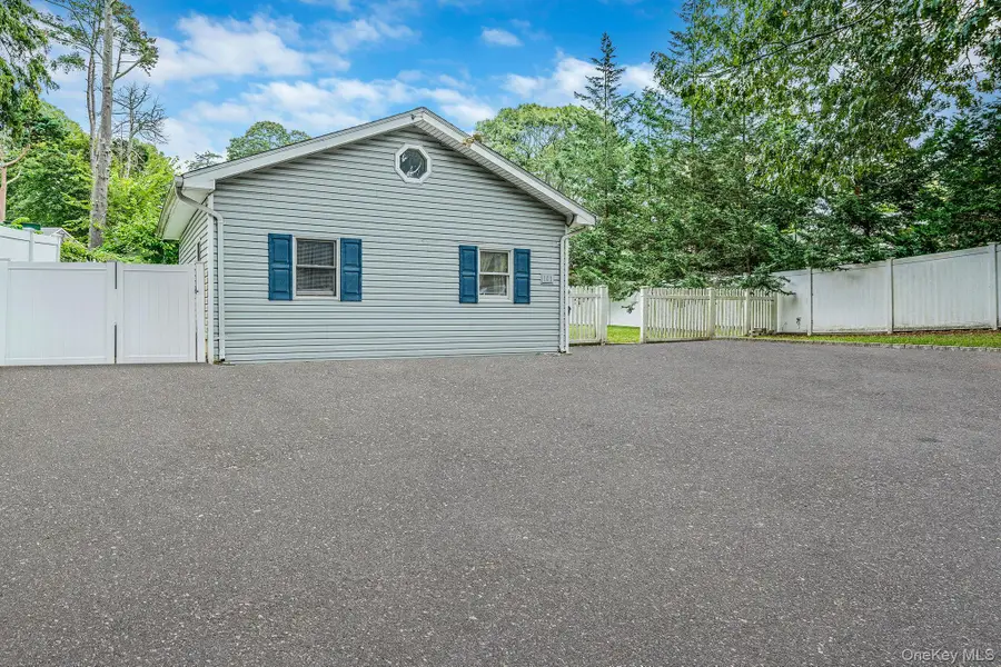 20 Kirby Lane, Lake Ronkonkoma, NY 11779 - Image #3