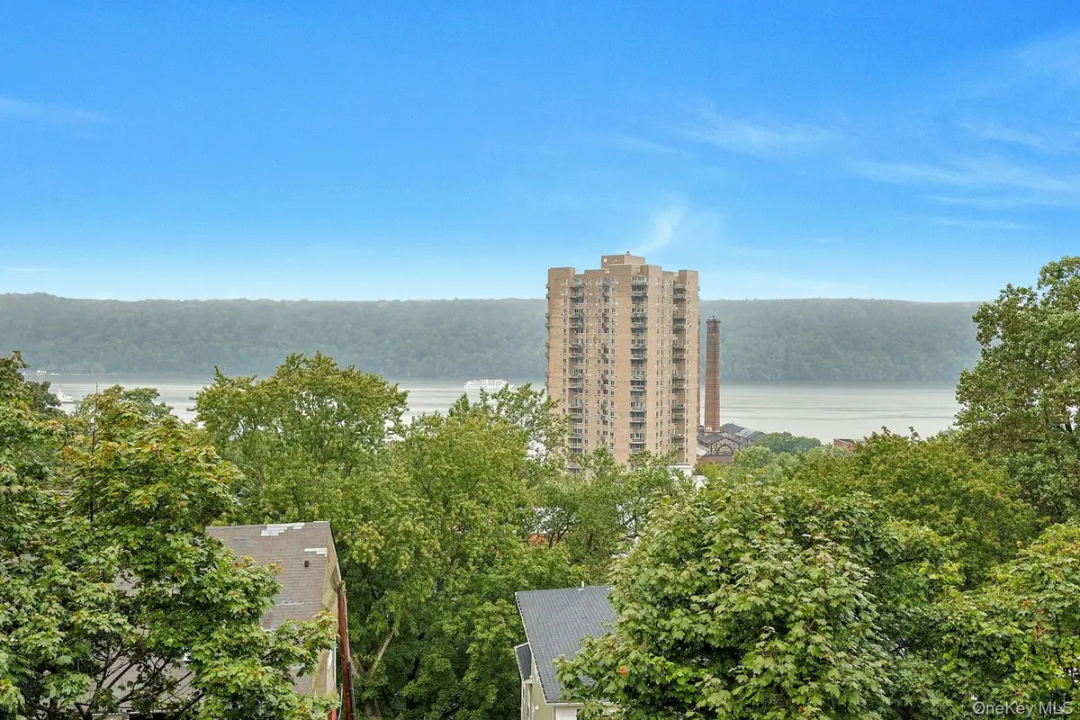 399 N Broadway #2Q, Yonkers, NY 10701 - Image #1