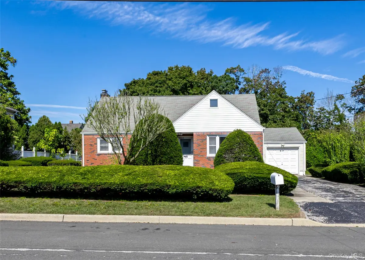 219 Jericho Street, East Islip, NY 11730 - Image #1