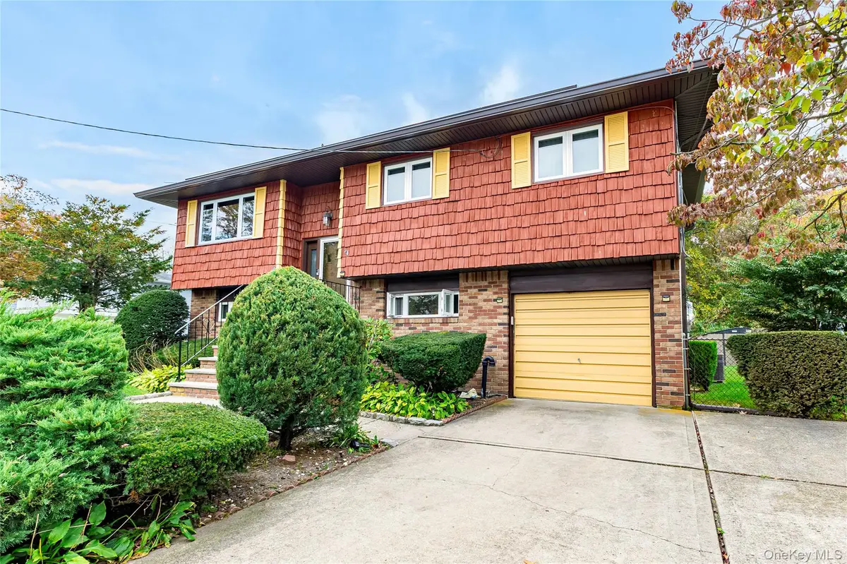 6 William Street, Bay Shore, NY 11706 - Image #1