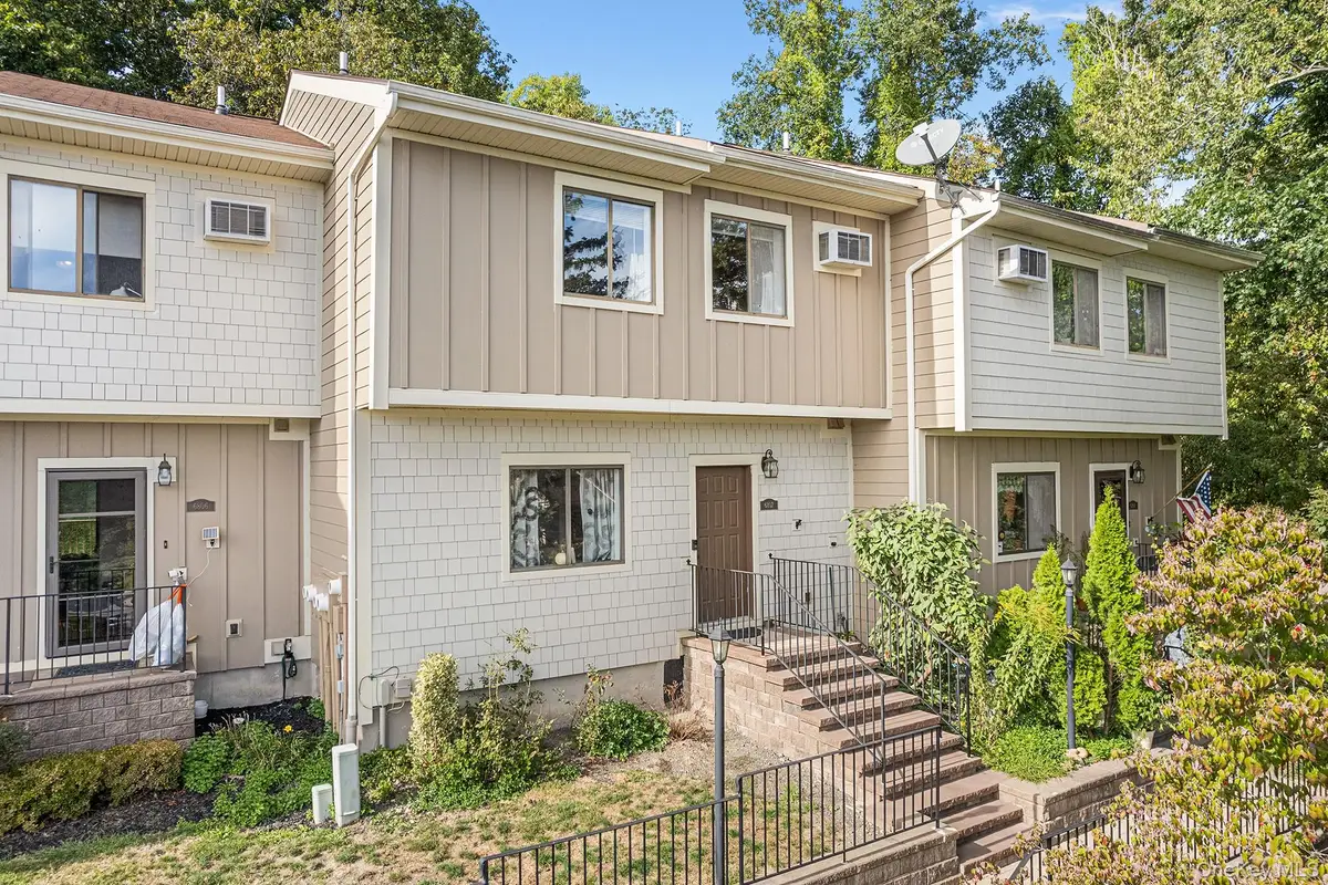 6807 Chelsea Cove N, Hopewell Junction, NY 12533 - Image #1