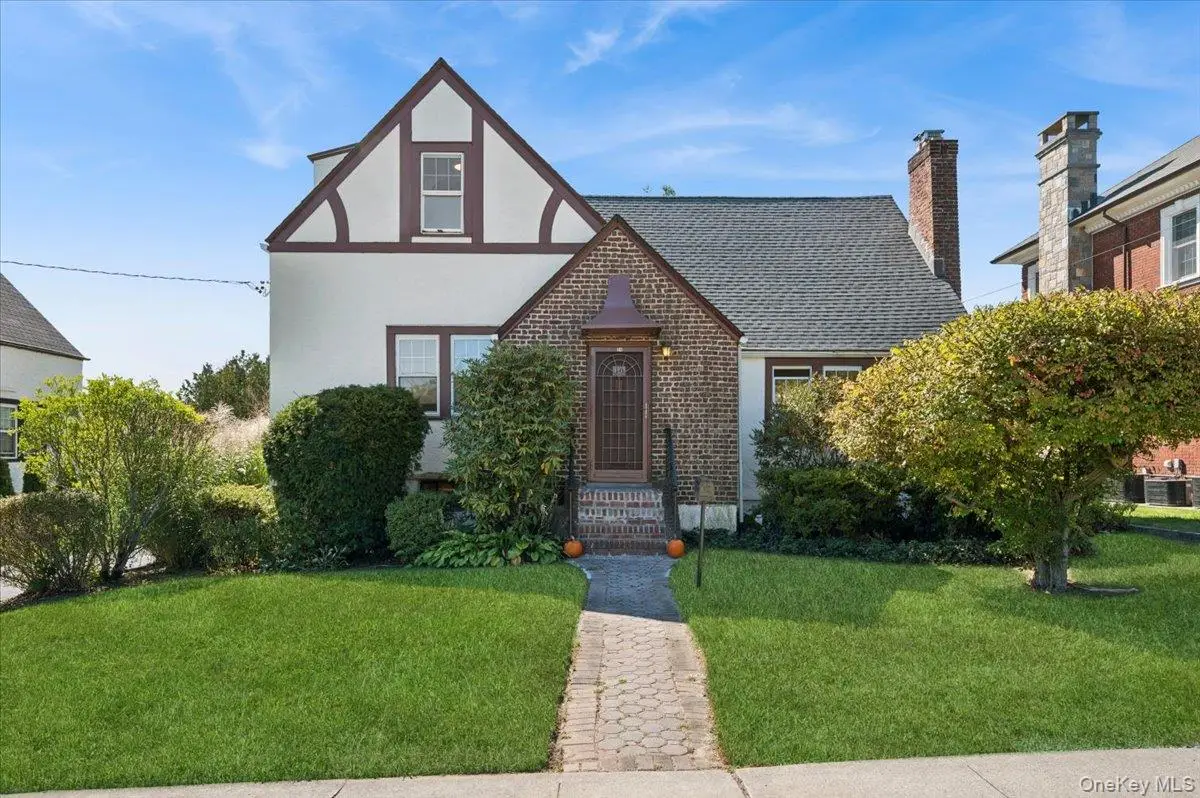 10 Oakland Avenue, Yonkers, NY 10710 - Image #1