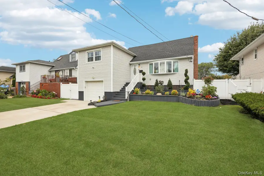 374 Miller Avenue, Freeport, NY 11520 - Image #2