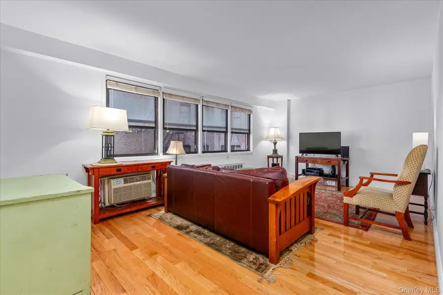 579 West 215 Street #2F, New York, NY 10034 - Image #2