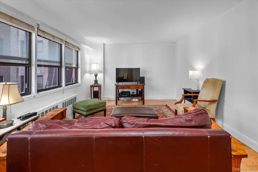 579 West 215 Street #2F, New York, NY 10034 - Image #3