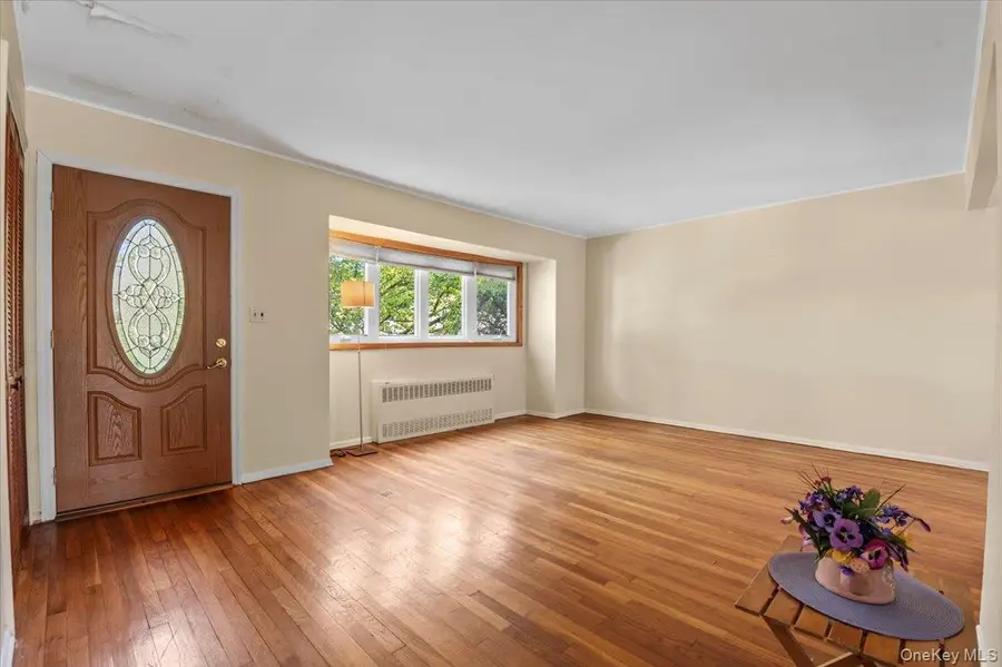 15 Alma Lane, Plainview, NY 11803 - Image #3