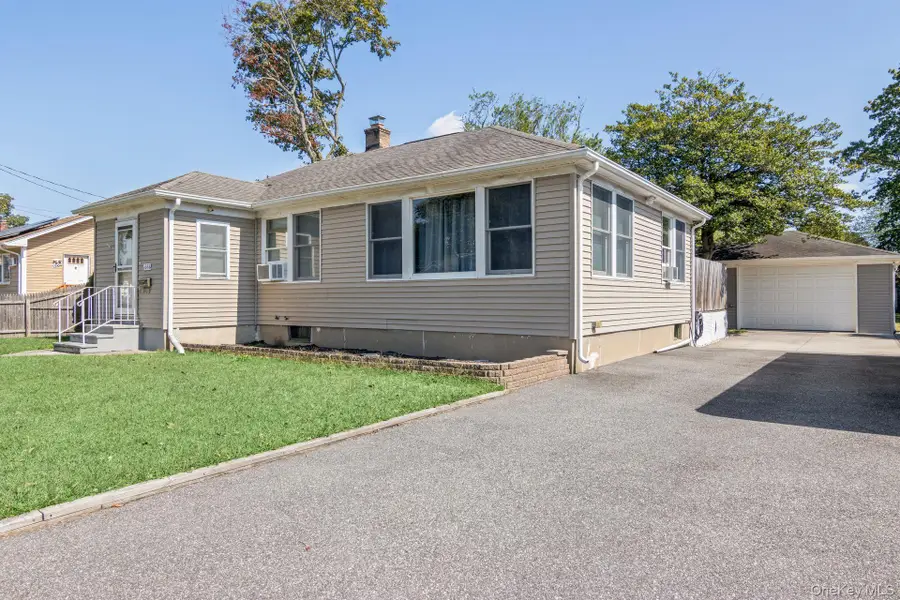1333 Richland Boulevard, Bay Shore, NY 11706 - Image #2