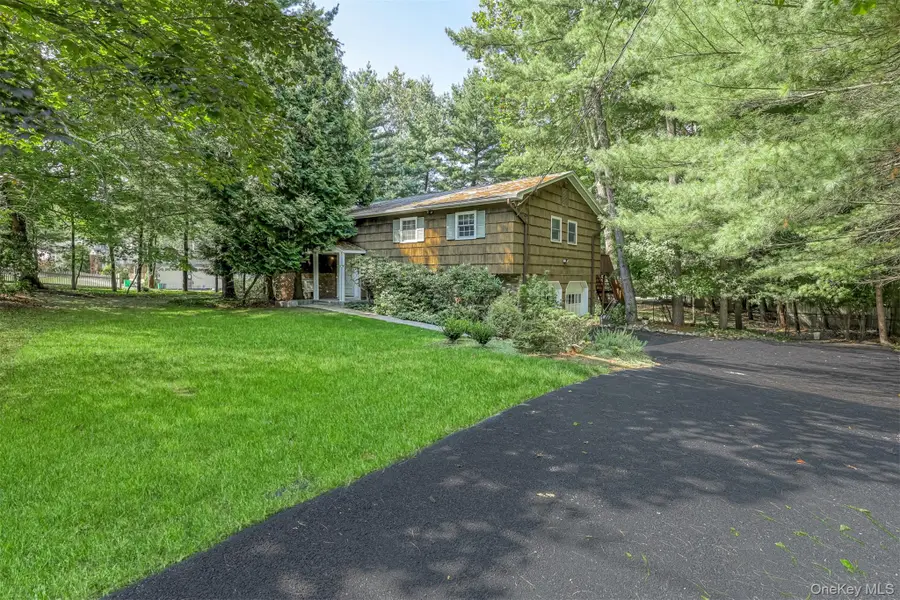 19 Mary Beth Drive, Suffern, NY 10901 - Image #2