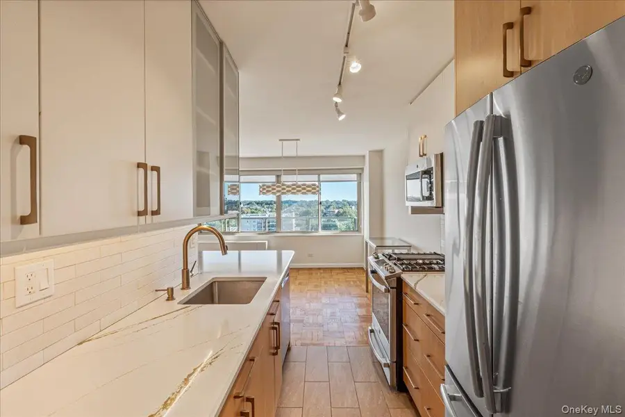 18-15 215th Street #9R, Bayside, NY 11360 - Image #2