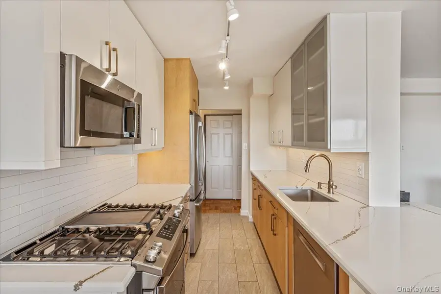 18-15 215th Street #9R, Bayside, NY 11360 - Image #3