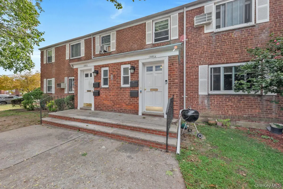 73-20 263rd Street #G, Glen Oaks, NY 11004 - Image #1