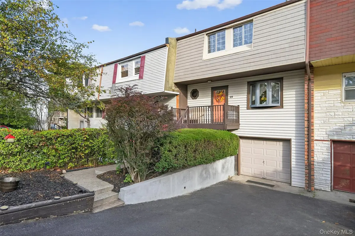 29 Red Barn Lane, Middletown, NY 10940 - Image #1